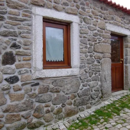 Casa Do Pelourinho Tatil Evi Rebordainhos
